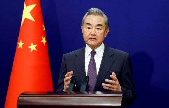 王毅:中方敦促日方早日反思改错,不要执迷不悟